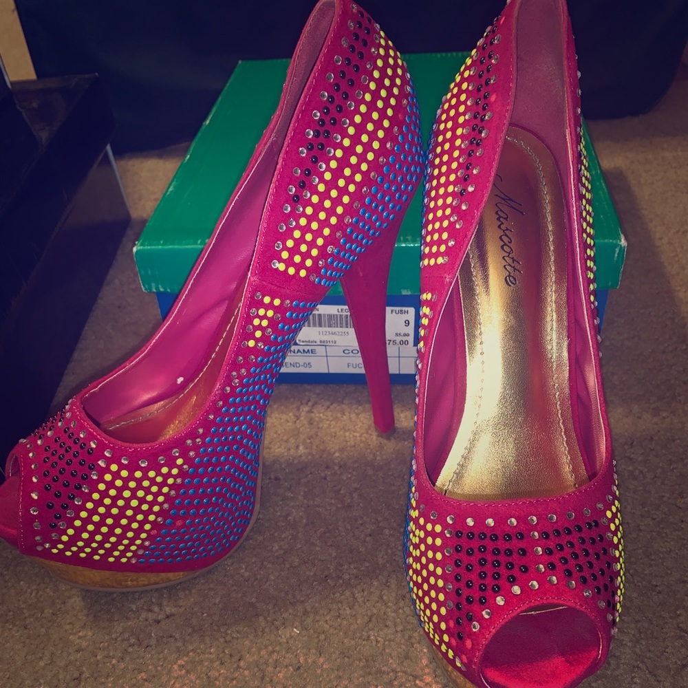 Fuchsia multi-colored open toe pumps